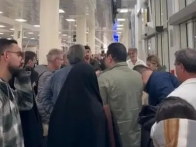 تأخیر سه‌ساعته پرواز تهران-مشهد شرکت وارش؛ مسافران سرگردان در فرودگاه مهرآباد + فیلم