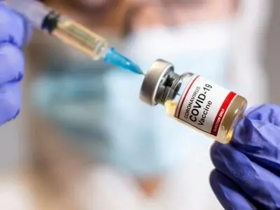 ورود ۲۵۰۰ دوز واکسن کرونا به استان کرمانشاه/ واکسیناسون ۸ درصد جمعیت هدف استان انجام شد