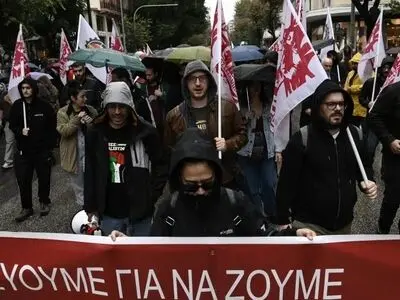 کارگران همچنان در اعتصاب/ حمل‌ونقل عمومی یونان تعطیل شد