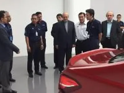 بازدید نعمت زاده از شرکت پروتون مالزی