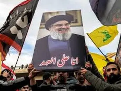 پرواز پهپاد اسرائیلی بر فراز بیروت همزمان با مراسم تشییع شهید نصرالله/فیلم