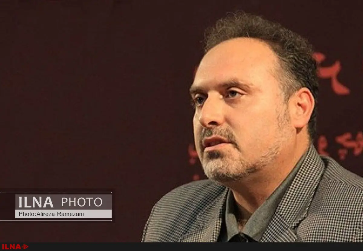 سیاسیون به اعتبار صاحبان قلم نیازمندند تا به قدرت خود مشروعیت بدهند