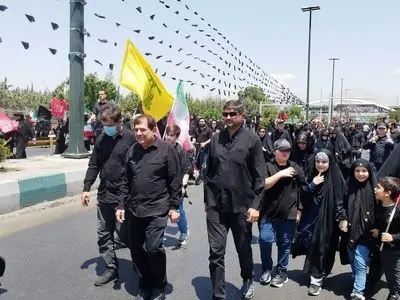 حضور مخبر در مراسم تشییع پیکر رهبر شهید انقلاب