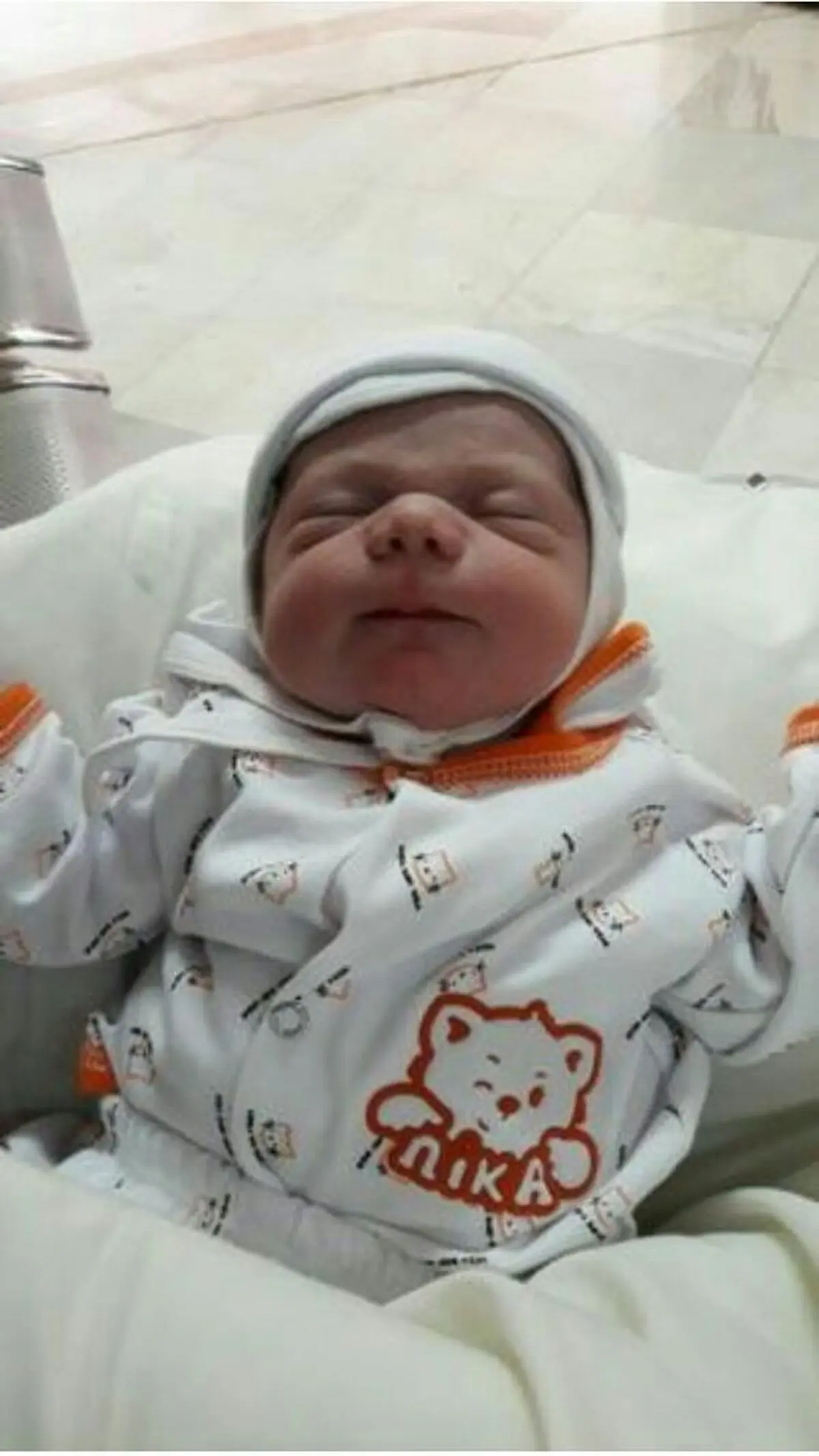 تولد یک کودک در ورزشگاه کارگران کرمانشاه