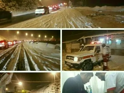  ۷۱  رهاسازی از برف توسط هلال احمر البرز