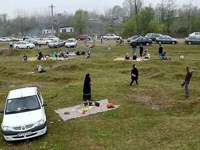 سیزده‌بدر برفی و بارانی در استان‌های غربی کشور/ برف و سرما در جاده‌های کوهستانی