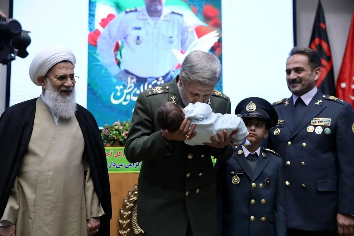 آیین دانش‌آموختگی دانشجویان مدیریت دفاعی دانشگاه دافوس ارتش