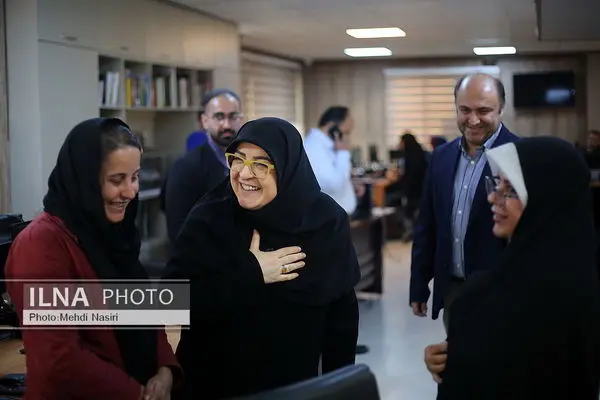 بازدید سخنگوی دولت از خبرگزاری کار ایران در آستانه روز کارگر