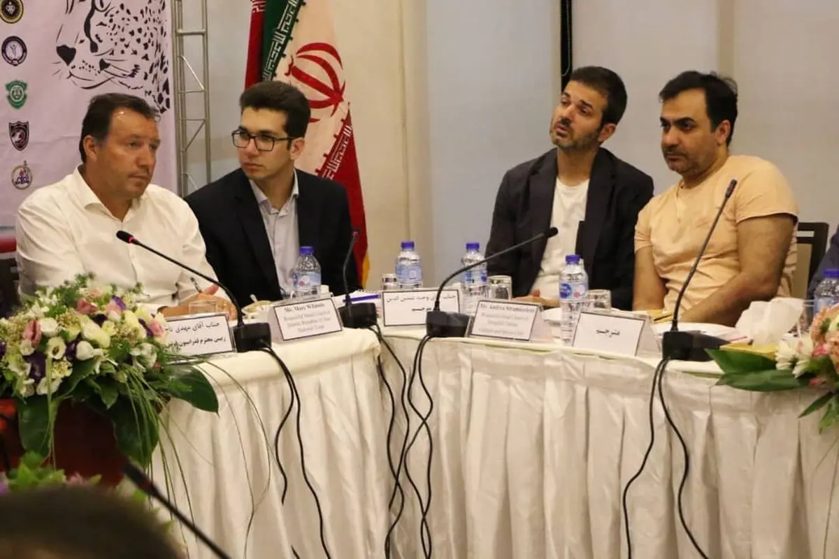 استراماچونی: فدراسیون فوتبال راه مناسبی در پیش گرفته