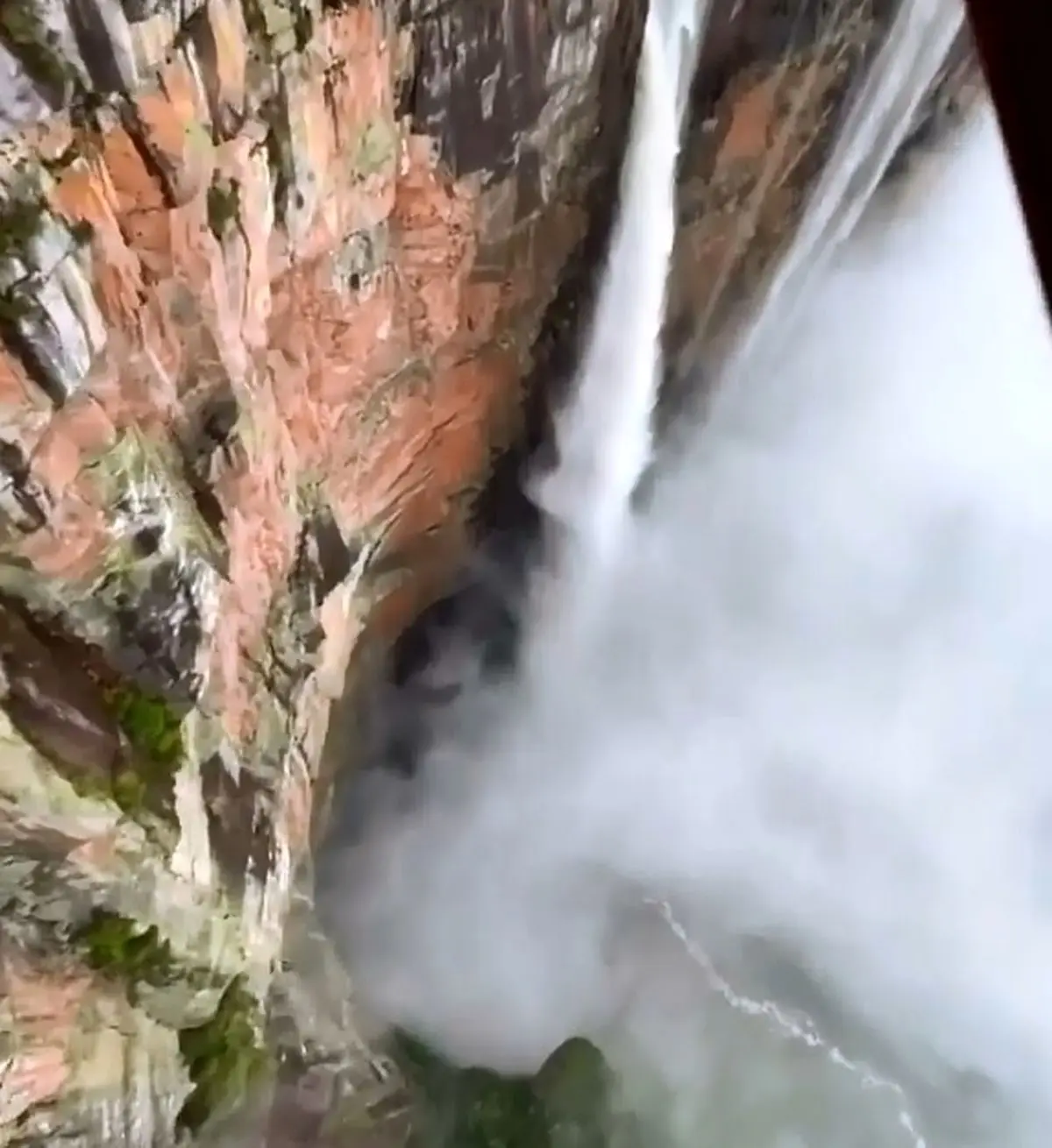 آبشار آنجل؛ بلندترین آبشار جهان + فیلم