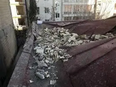 ریزش سقف ساختمان در بوکان سه فوتی و مصدوم برجای گذاشت