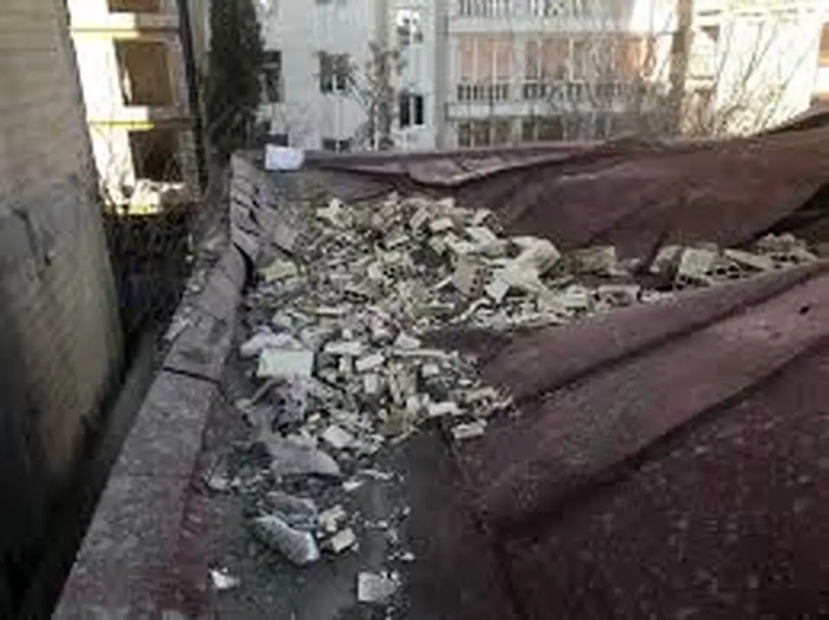 ریزش سقف ساختمان در بوکان سه فوتی و مصدوم برجای گذاشت