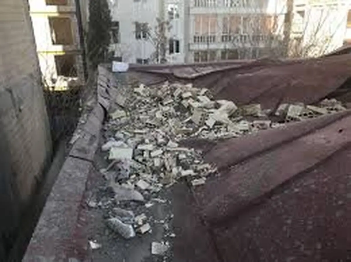 ریزش سقف ساختمان در بوکان سه فوتی و مصدوم برجای گذاشت