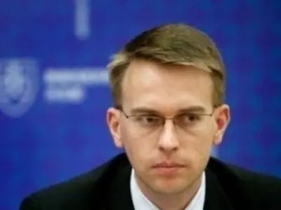 EU says negotiators seeking date for resumption of Iran talks
