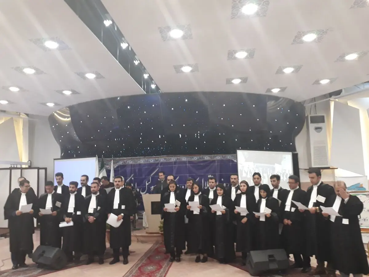 حقوقدانان قسمتی از جامعه نخبه هستند/کانون وکلا جدای از بازی‌های سیاسی است/ لباس کردی نمادی از سالیان مبارزه با داعشیان است