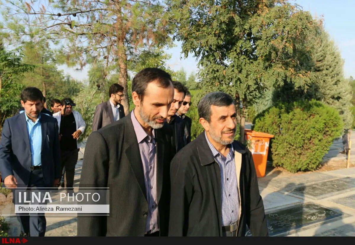 حضور احمدی‌نژاد در مرقد امام خمینی +تصاویر