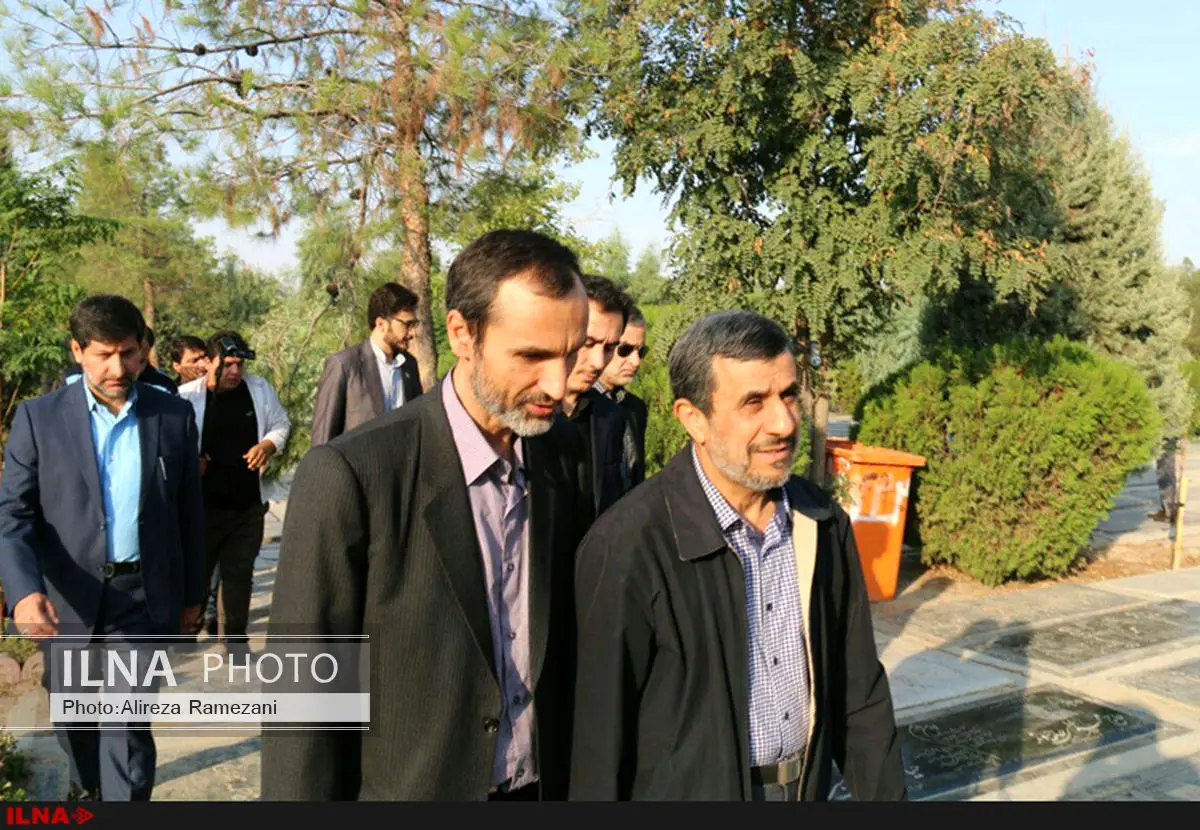 حضور احمدی‌نژاد در مرقد امام خمینی +تصاویر