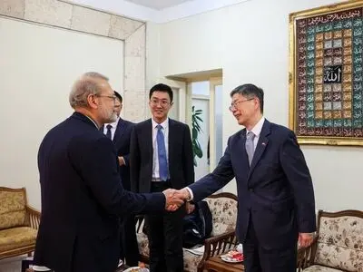 دیدار سفیر چین در ایران با علی لاریجانی