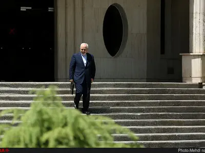 پایان سفر وزیر امور خارجه به آفریقای جنوبی/ ظریف وارد تهران شد