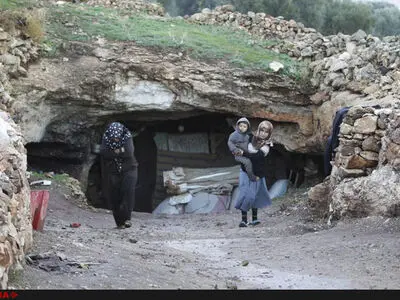زندگی خانواده های سوری در غارها