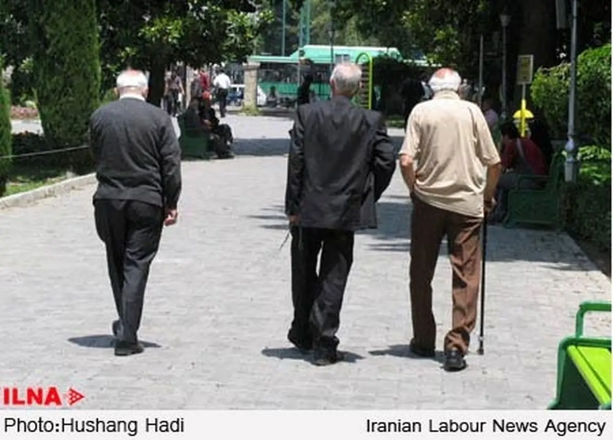 افرادی برای بازنشستگان تصمیم می‌گیرند که از درد بازنشستگان خبر ندارند/ گوش شنوایی برای شنیدن مشکلات نیست