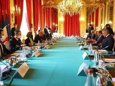 تأکید روسی فرنسی علی إحیاء الاتفاق النووی مع إیران