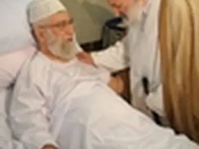 عیادت آیت‌الله خرازی از رهبر معظم انقلاب