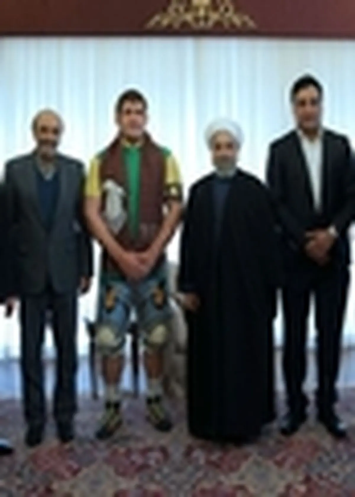 روحانی: ورزش همگانی را در جامعه بیش از پیش تشویق کنیم / قهرمانان همواره موجب غرور مردم هستند
