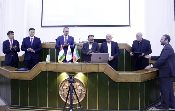 امضاء موافقتنامه همکاری بین اتاقهای خراسان رضوی، ختلان و اتاق مشترک ایران و تاجیکستان امضاء موافقتنامه همکاری بین اتاقهای خراسان رضوی، ختلان و اتاق مشترک ایران و تاجیکستان