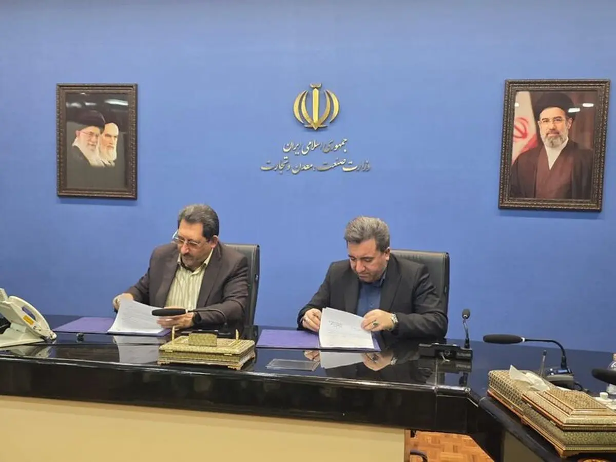 تأکید رئیس سازمان ثبت اسناد و املاک کشور بر ممنوعیت انتفاع اشخاص ثالث از کارت‌های بازرگانی


