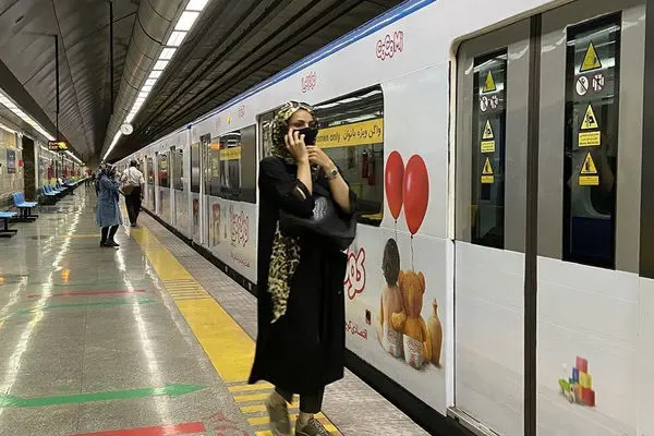 عکسی از متروی تهران که بسیار وایرال شد!