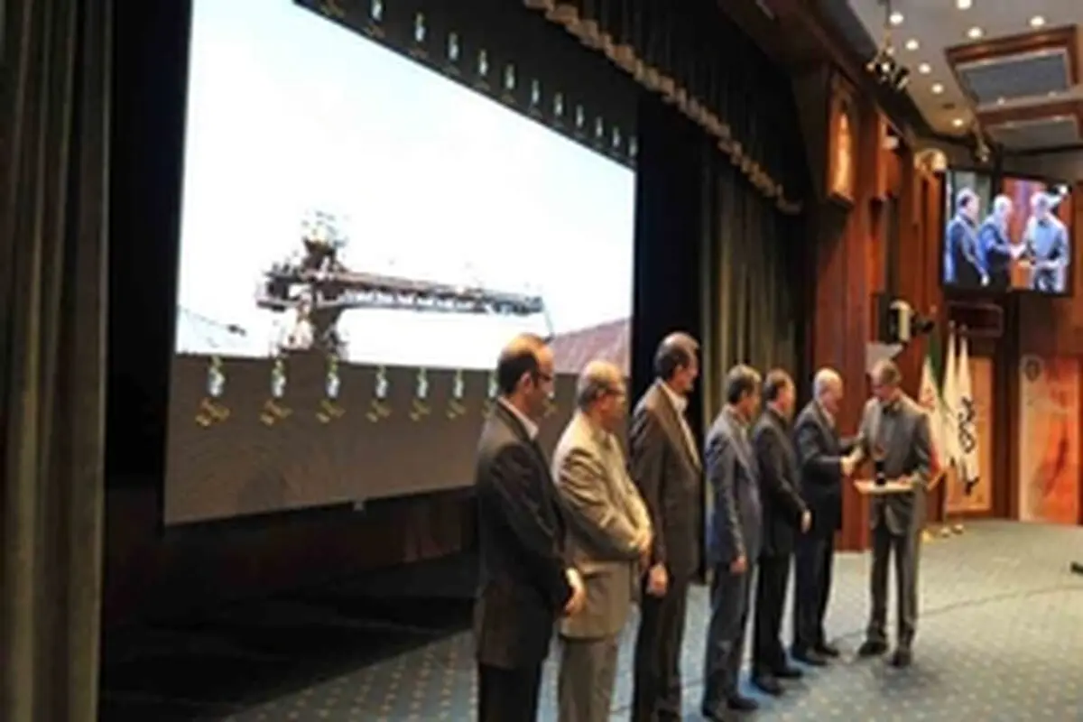 فولاد مبارکه اصفهان، تندیس زرین جایزه تعالی سازمانی را کسب کرد