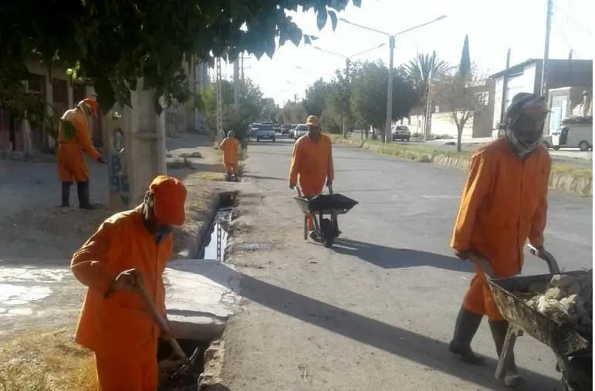 انتقاد کارگران شهرداری خاش از معوقات مزدی