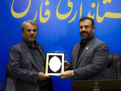 فرمانداران باید حکمران باشند، نه صرفاً کارمند دولت/ اجرای وعده‌های رئیس‌جمهور در فارس یک تکلیف است