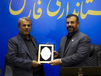 فرمانداران باید حکمران باشند، نه صرفاً کارمند دولت/ اجرای وعده‌های رئیس‌جمهور در فارس یک تکلیف است