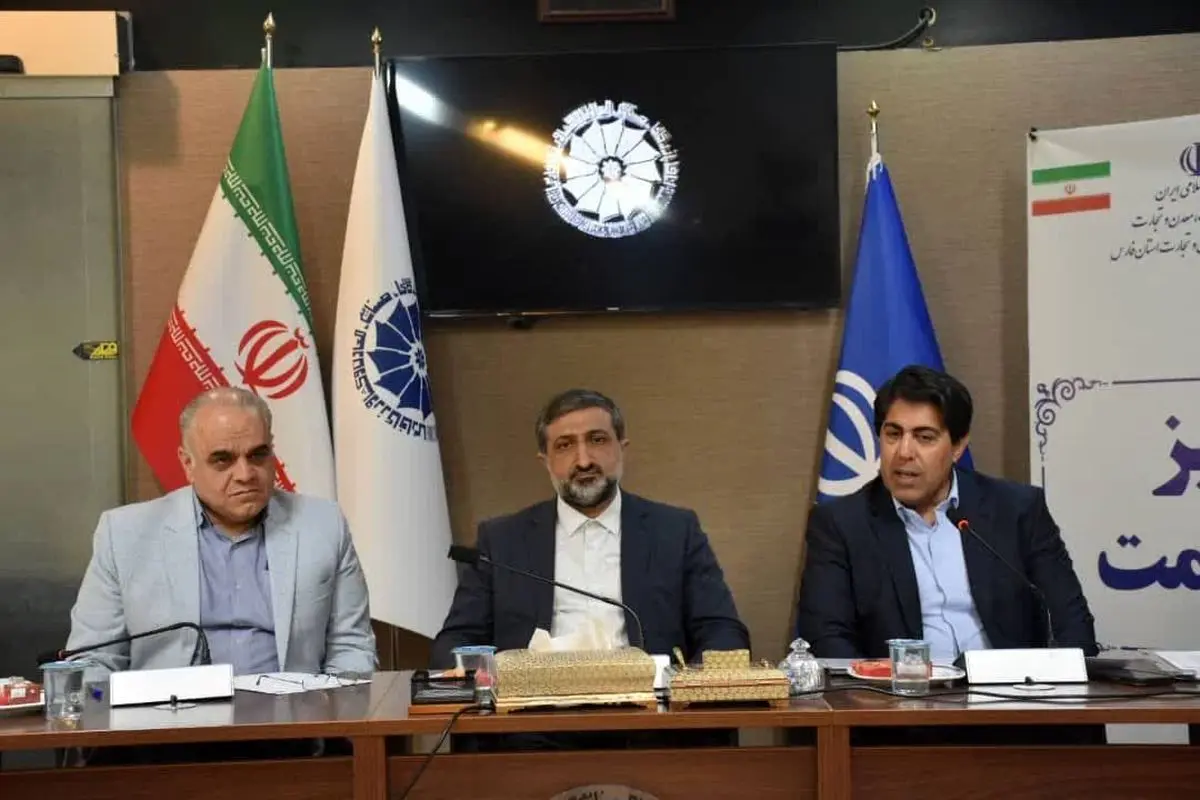 افزایش تخصیص ارز در فارس طی سال جاری/ در قطبهای صنعتی استان راه اندازی نیروگاههای خورشیدی حمایت میشود