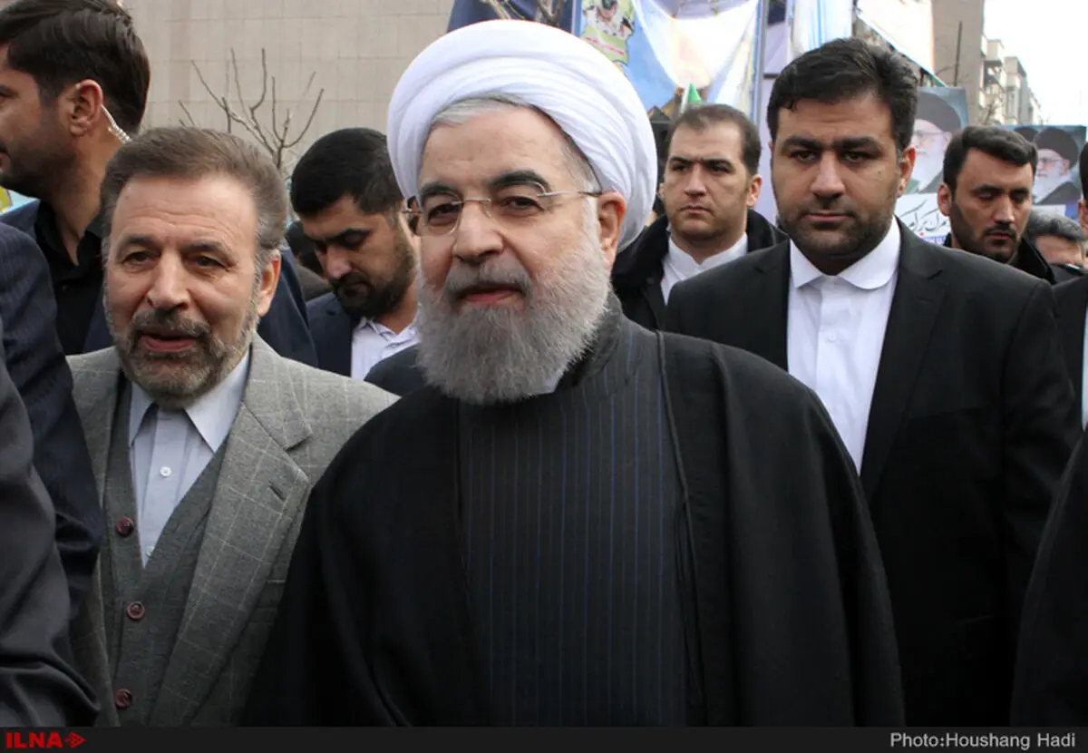 روحانی در راهپیمایی ۲۲ بهمن شرکت کرد