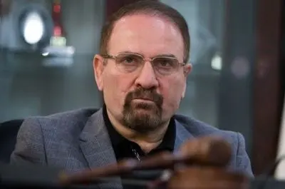 مردم را مجبور نکنیم از میان وکلای خاص، عده‌ای را انتخاب کنند