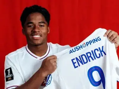 ویدئو: درخشش و خنده‌های بی‌پایان اندریک در تمرینات لیون