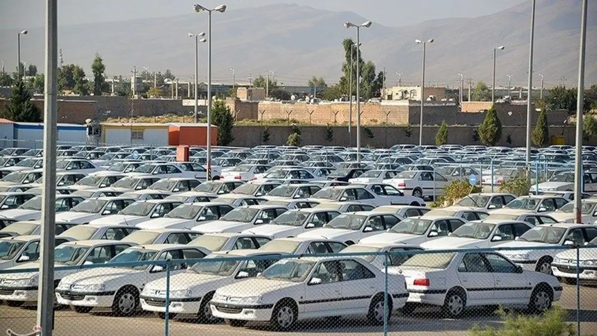بازار خودرو شیراز در رکود کامل/ نیمی از نمایشگاه‌داران فعالیت خود را متوقف کرده‌اند