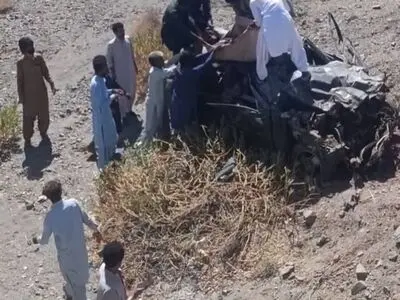 مصدومیت یک کارگر سوخت‌بر بر اثر تصادف در جاده ایرانشهر
