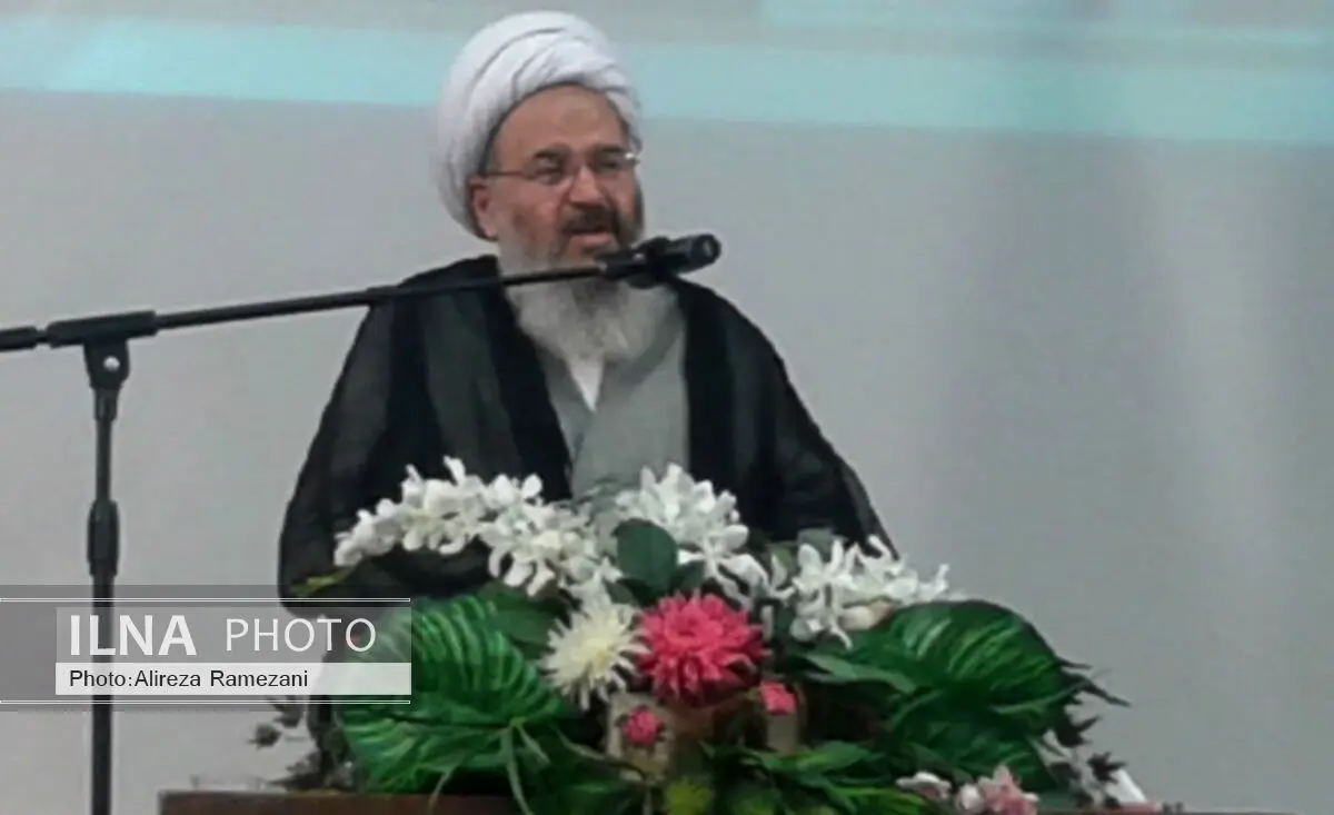 دانشگاه میدان تاخت و تازگروه‌های سیاسی نیست