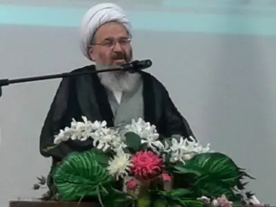 دانشگاه میدان تاخت و تازگروه‌های سیاسی نیست