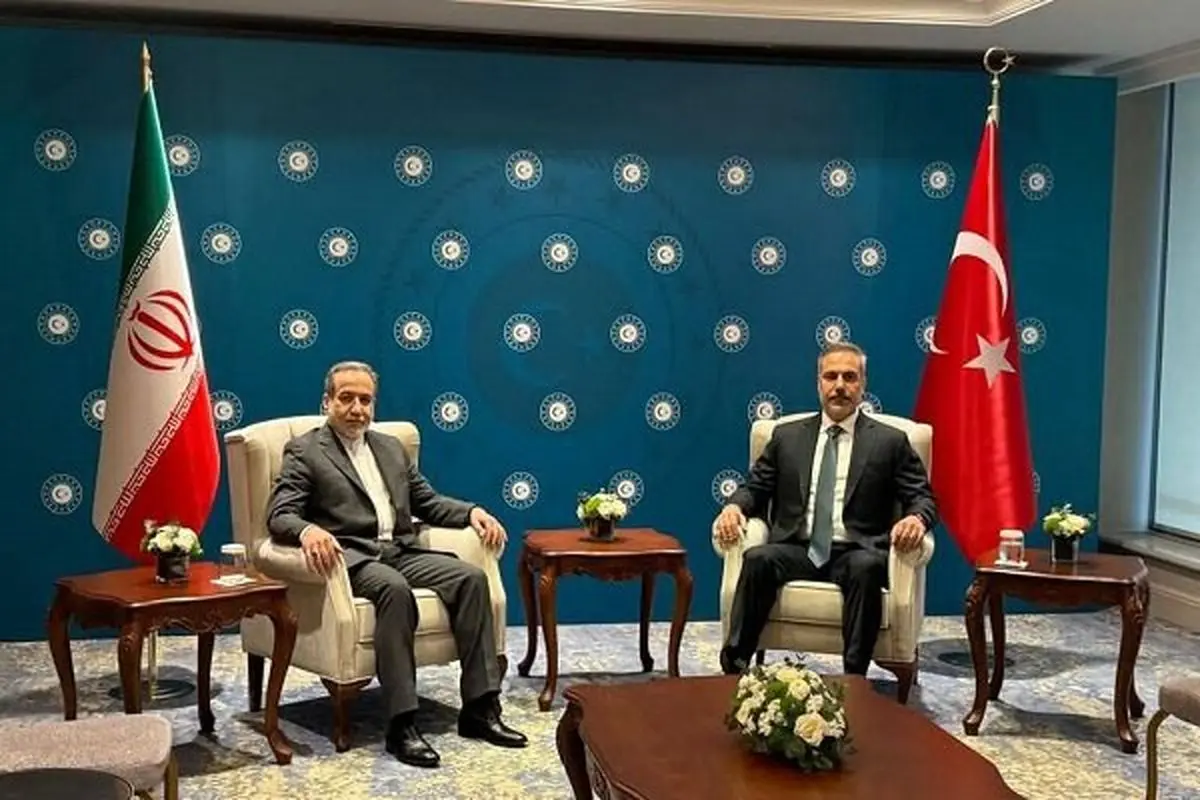 
Araghchi, Fidan discuss nuclear issue, regional crises
