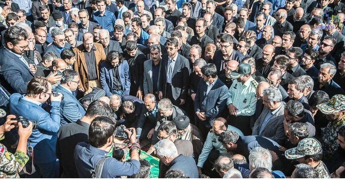 سیدرضا مقیمی به خاک سپرده شد/ تسلیت تلفنی رئیس‌جمهوری به خانواده مرحوم مقیمی
