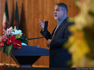 وقتی جامعه از قتل آتنا دچار درد شدید نمی‌شود یعنی بحران اخلاق در جامعه وجود دارد/تئاتر هم مانند سینما باید از مرزها خارج شود