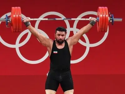 ویدئو: ضربات علی هاشمی در مسابقات  یک ضرب وزنه برداری المپیک