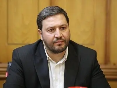 تا سیاست خودرویی اصلاح نشود، افزایش قیمت بنزین اجحاف به مردم است/ نمی‌شود هم پیاز را خورد و هم شلاق را