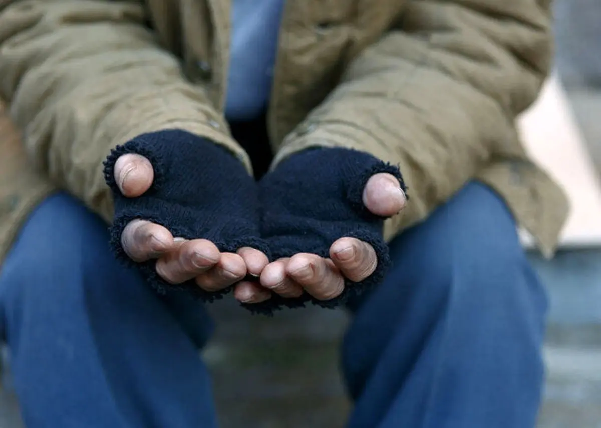 این گدا سه خانه و چند خودرو دارد!