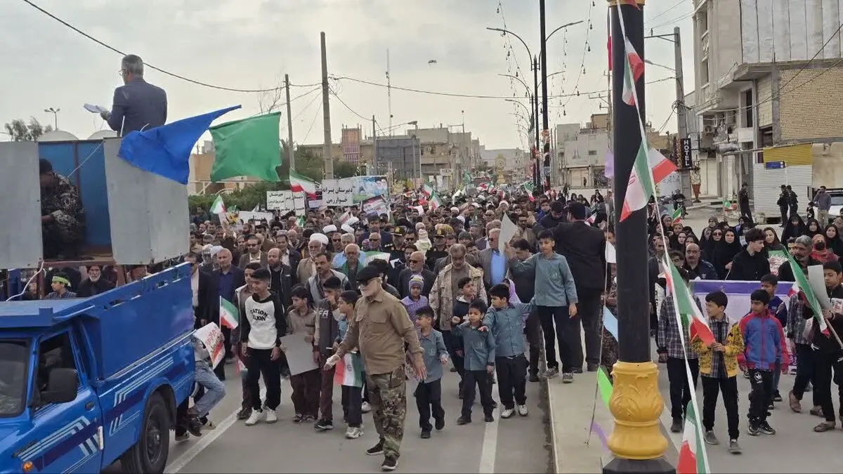 گرامی‌داشت سالروز پیروزی انقلاب اسلامی با حضور جمعی از مردم خوزستان 